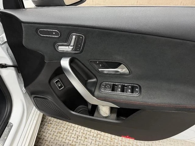 MERCEDES BENZ A-CLASS 47