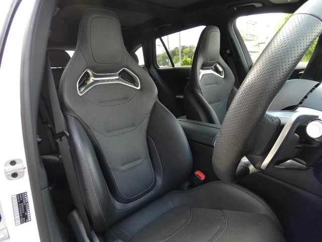 MERCEDES AMG C-CLASS 32