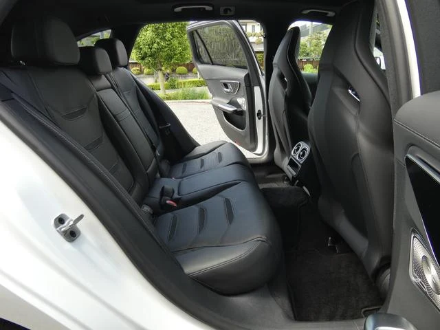 MERCEDES AMG C-CLASS 37
