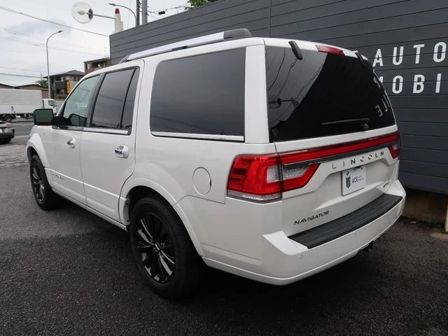 Lincoln NAVIGATOR 23