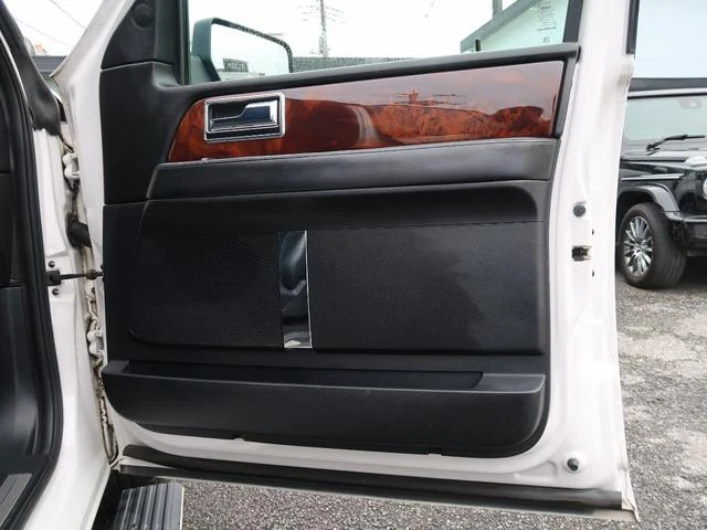 Lincoln NAVIGATOR 37