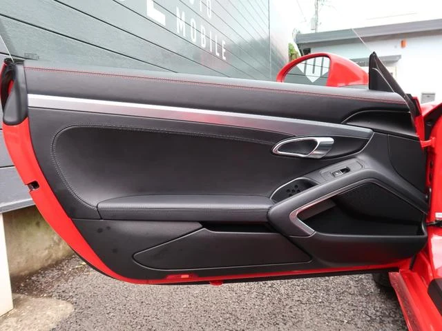 Porsche 718 32