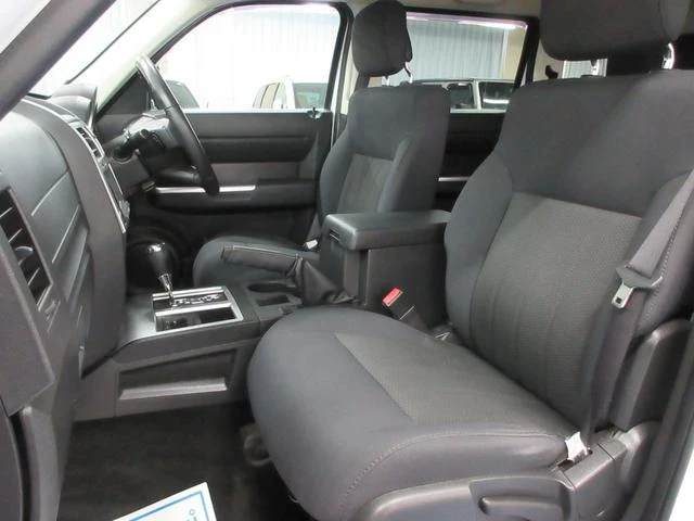 Dodge NITRO 28