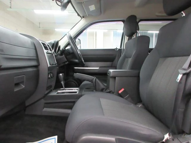 Dodge NITRO 29