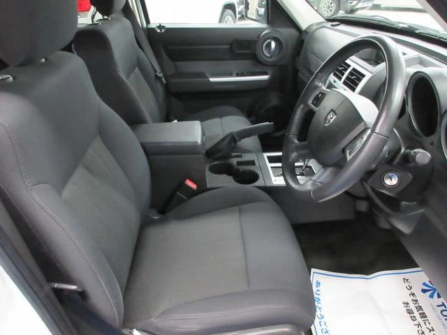 Dodge NITRO 19