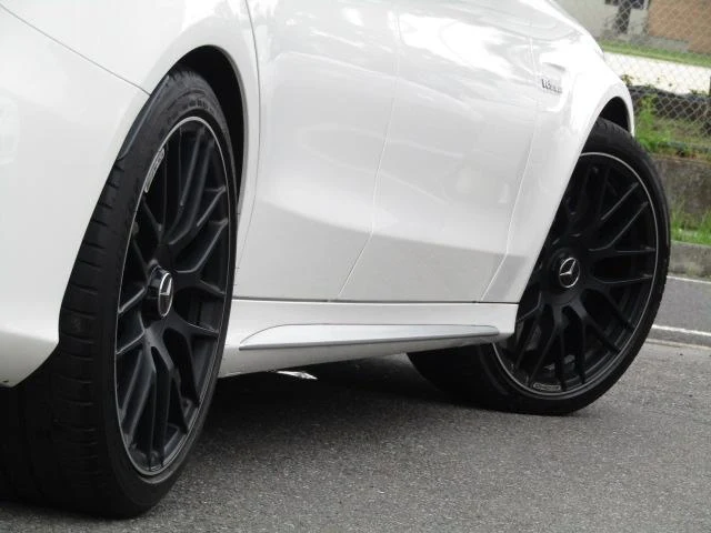 MERCEDES AMG C-CLASS 40
