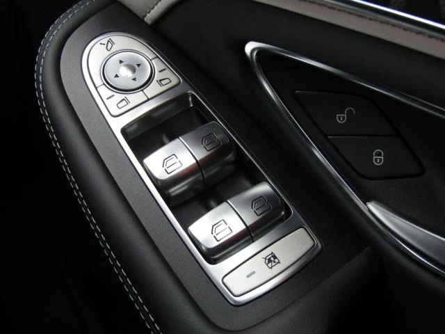 MERCEDES AMG C-CLASS 63