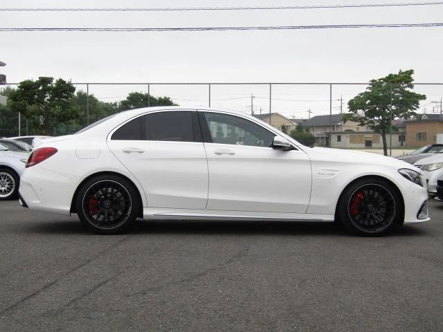 MERCEDES AMG C-CLASS 12