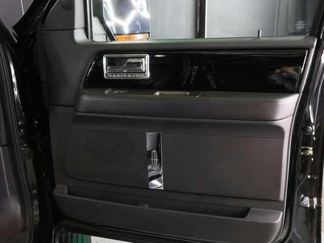 Lincoln NAVIGATOR 25