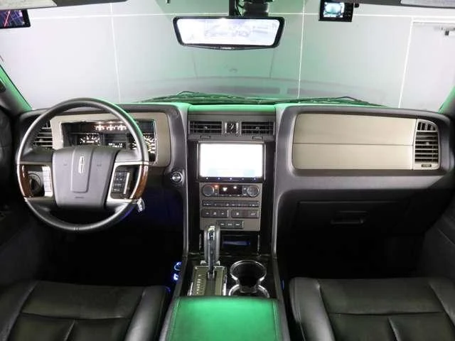 Lincoln NAVIGATOR 11
