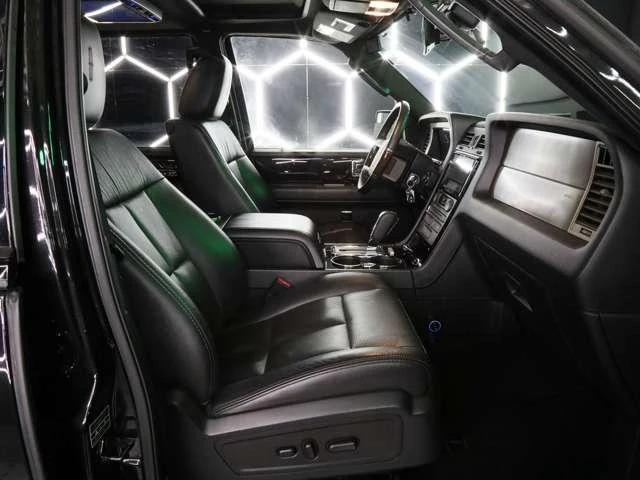 Lincoln NAVIGATOR 17