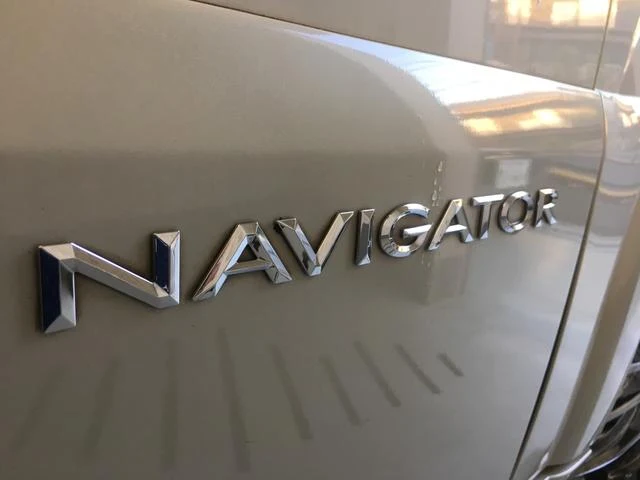 Lincoln NAVIGATOR 54