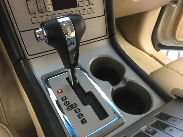 Lincoln NAVIGATOR 34