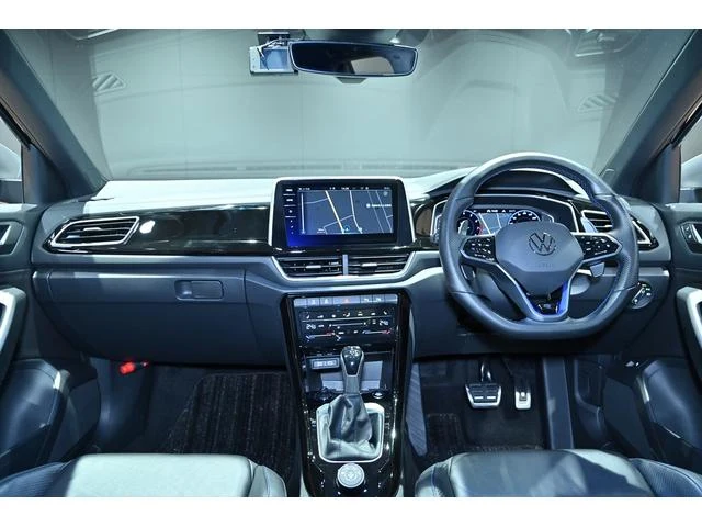 Volkswagen T-ROC 12