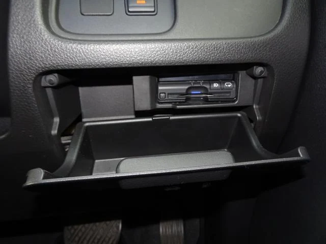 Nissan SERENA 32