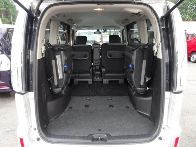 Nissan SERENA 22