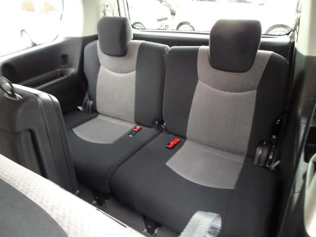 Nissan SERENA 19