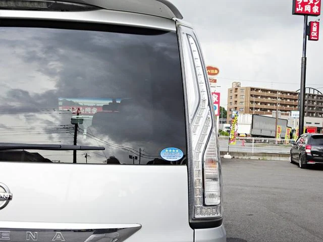Nissan SERENA 64