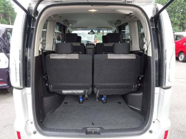 Nissan SERENA 20