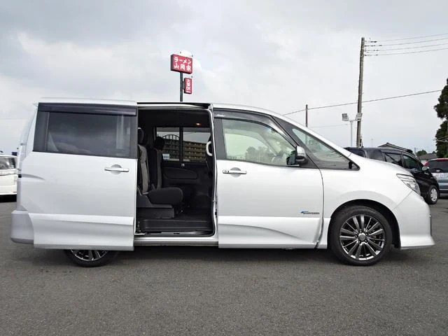 Nissan SERENA 56