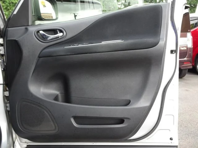 Nissan SERENA 48