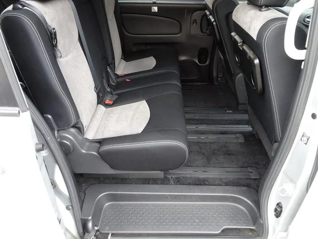 Nissan SERENA 16