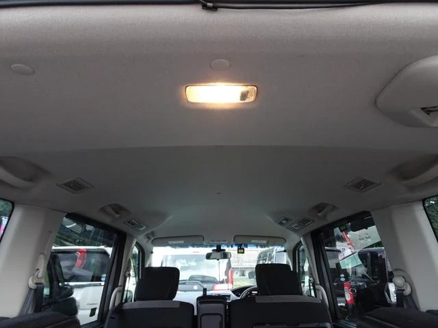 Nissan SERENA 49