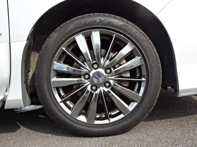 Nissan SERENA 69