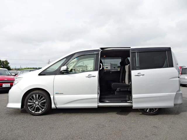 Nissan SERENA 54