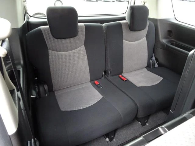 Nissan SERENA 18