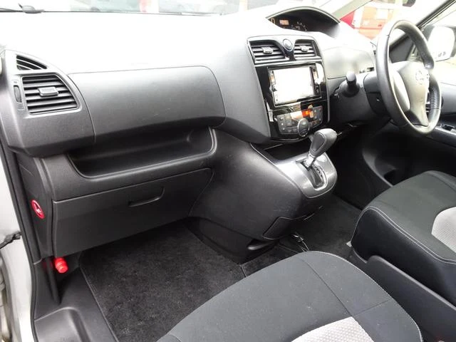 Nissan SERENA 10