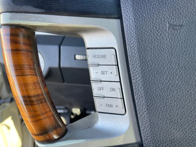 Lincoln NAVIGATOR 32