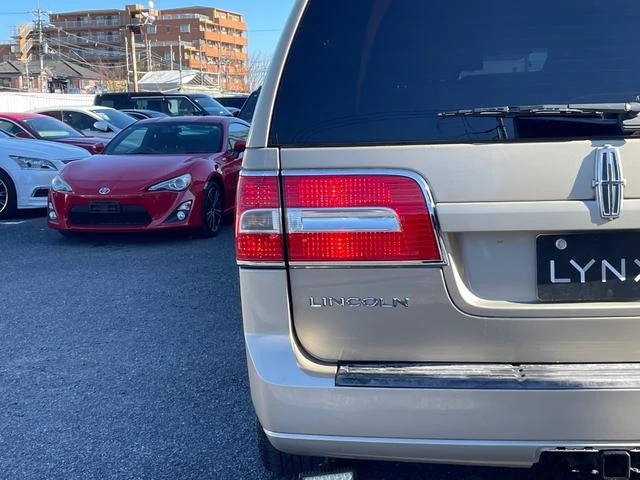 Lincoln NAVIGATOR 67
