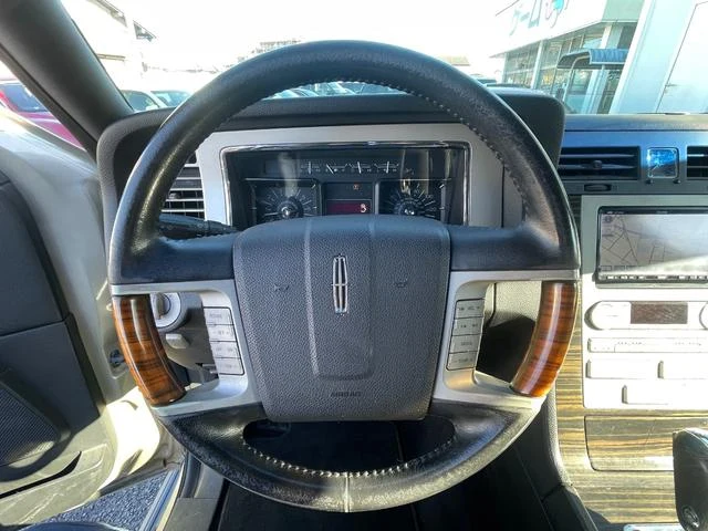 Lincoln NAVIGATOR 37