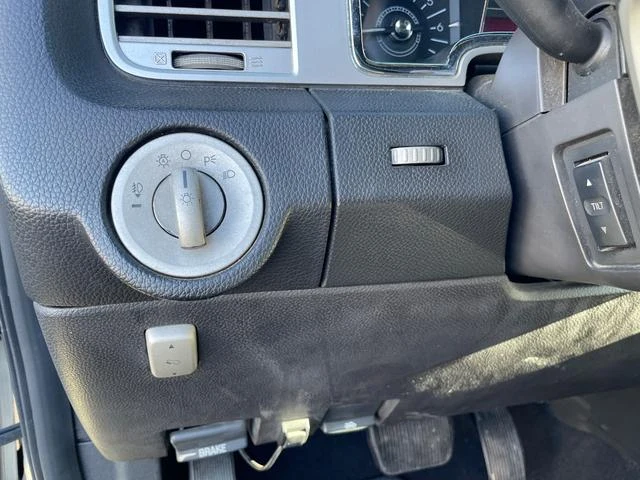 Lincoln NAVIGATOR 34