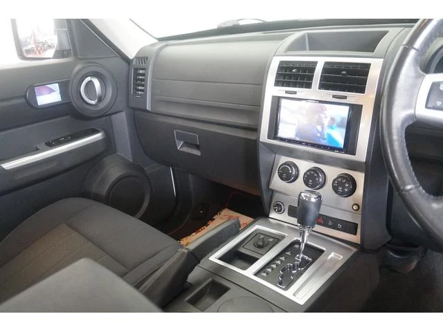 Dodge NITRO 41