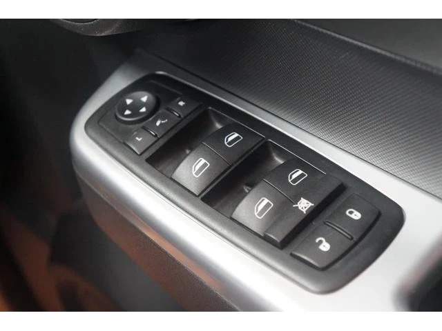 Dodge NITRO 47