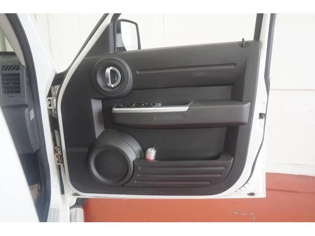 Dodge NITRO 18
