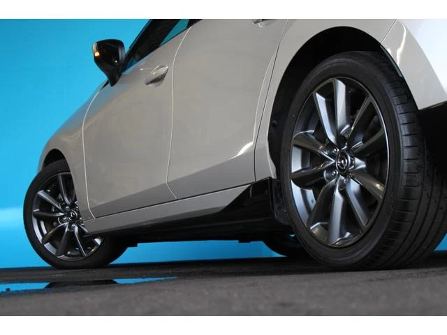 Mazda MAZDA3 32