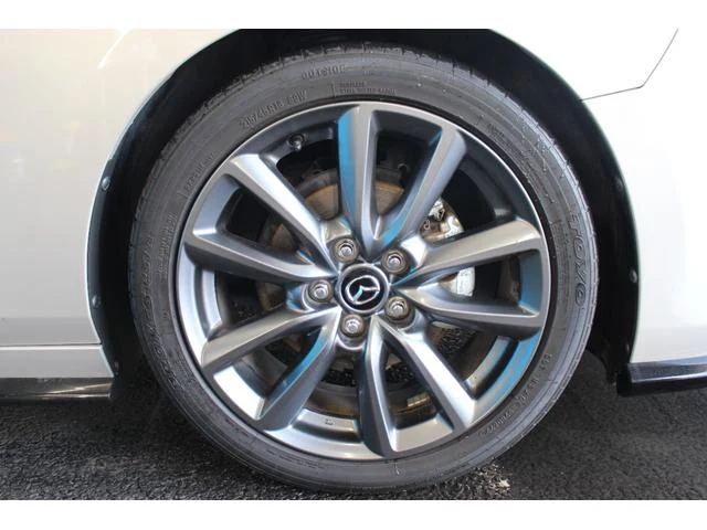 Mazda MAZDA3 11