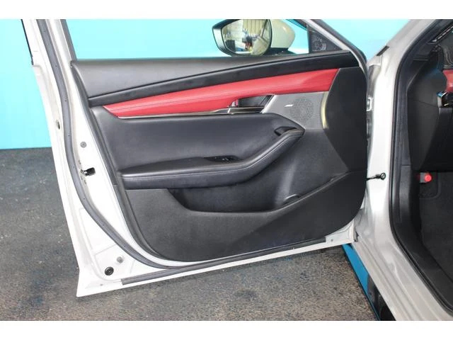 Mazda MAZDA3 41