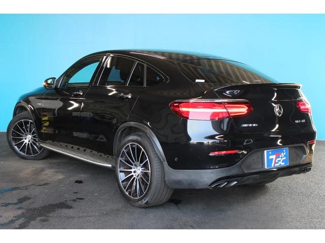 MERCEDES AMG GLC 21