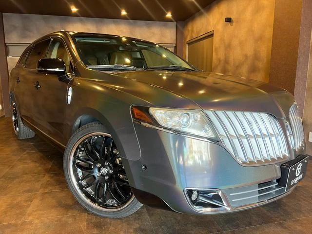 Lincoln MKT 2