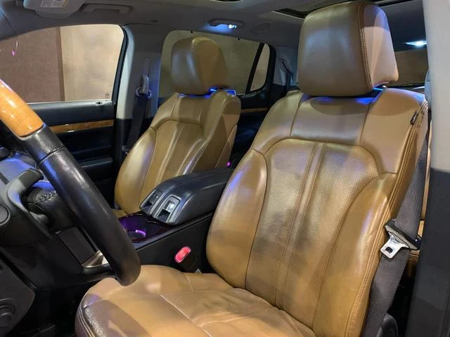 Lincoln MKT 17