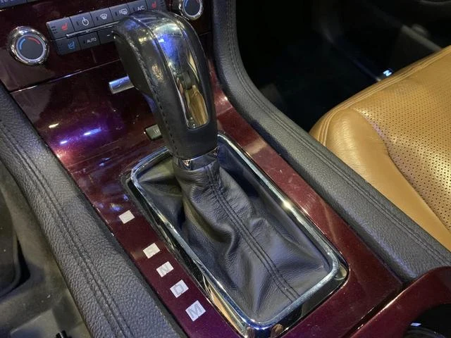 Lincoln MKT 32