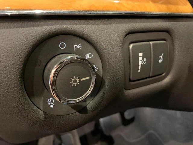 Lincoln MKT 30