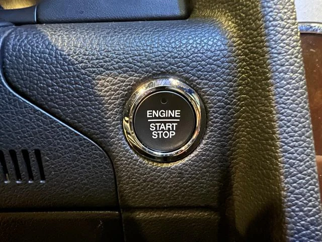 Lincoln NAVIGATOR 33