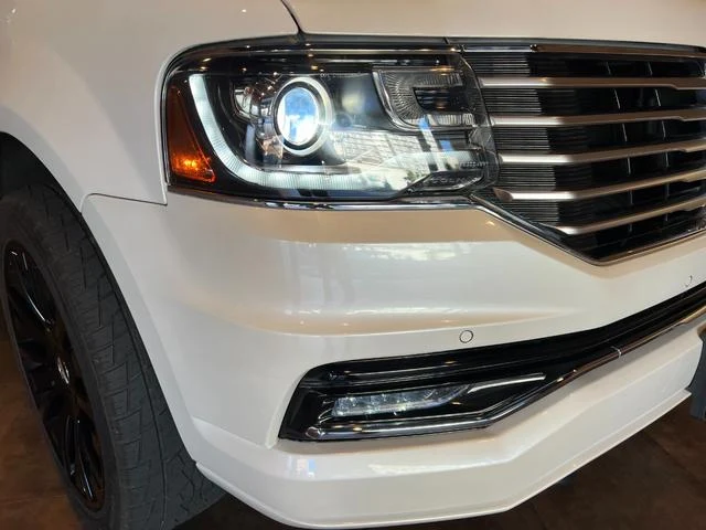 Lincoln NAVIGATOR 37