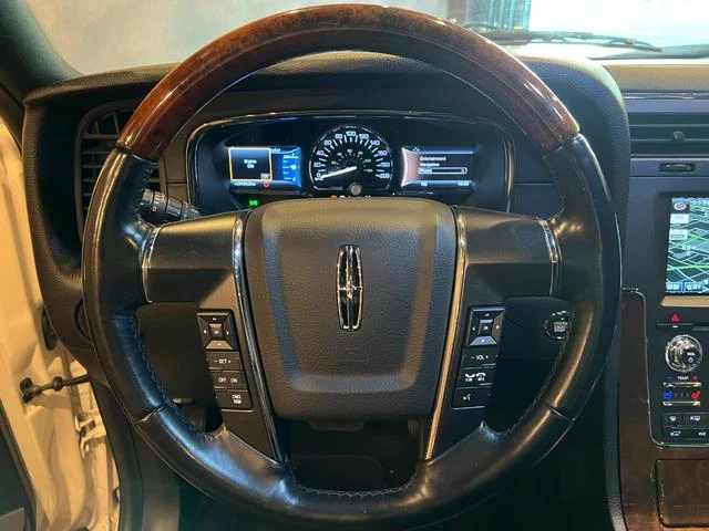 Lincoln NAVIGATOR 19
