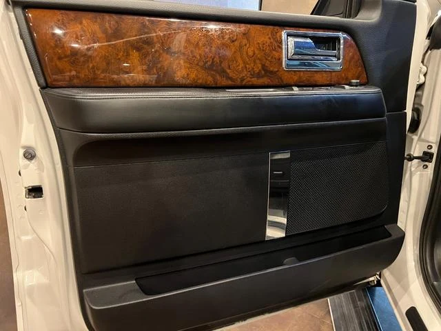 Lincoln NAVIGATOR 29
